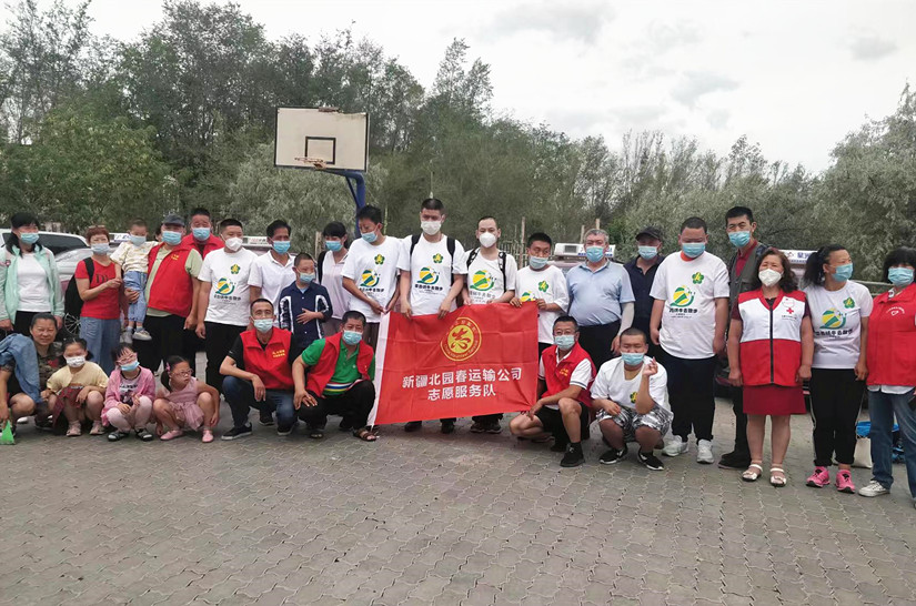 1657165984916099.jpg 合影二_副本.jpg