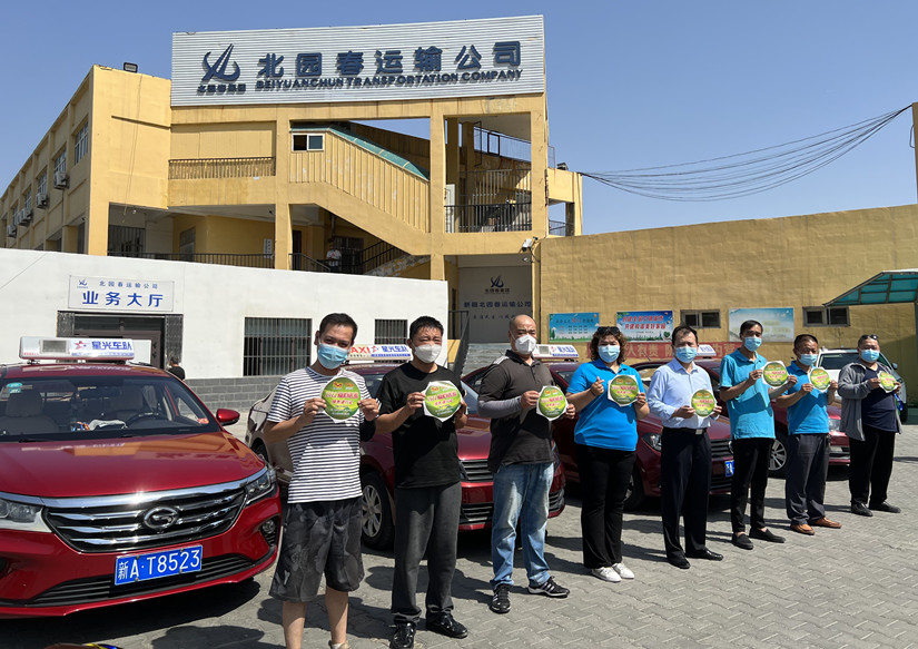 1657166373254819.jpg 圖為:運輸公司組織愛心護航高考接送儀式啟動_副本.jpg